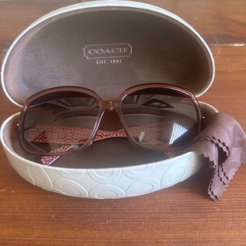 Coach Scarlet HC 8027 Blush Pink Gradient Sunglasses L902 EUC w/ Case & Cloth - Picture 2 of 12